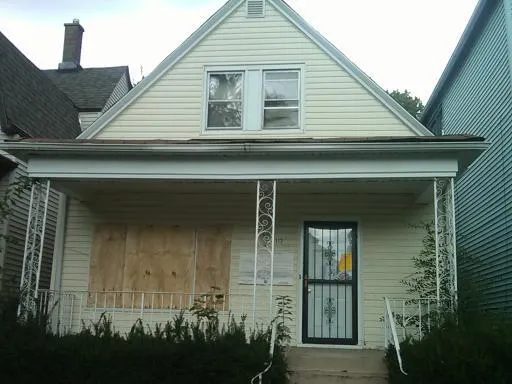 8112 S Escanaba Avenue IL