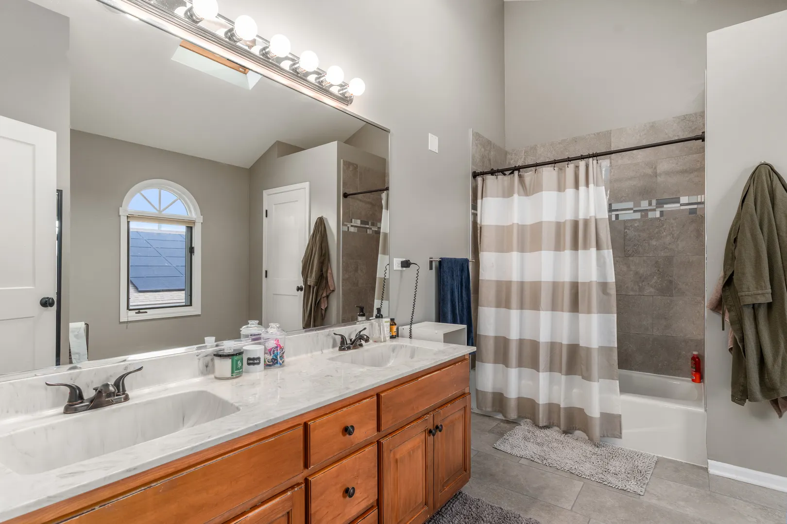 7407 Ridgefield Lane IL