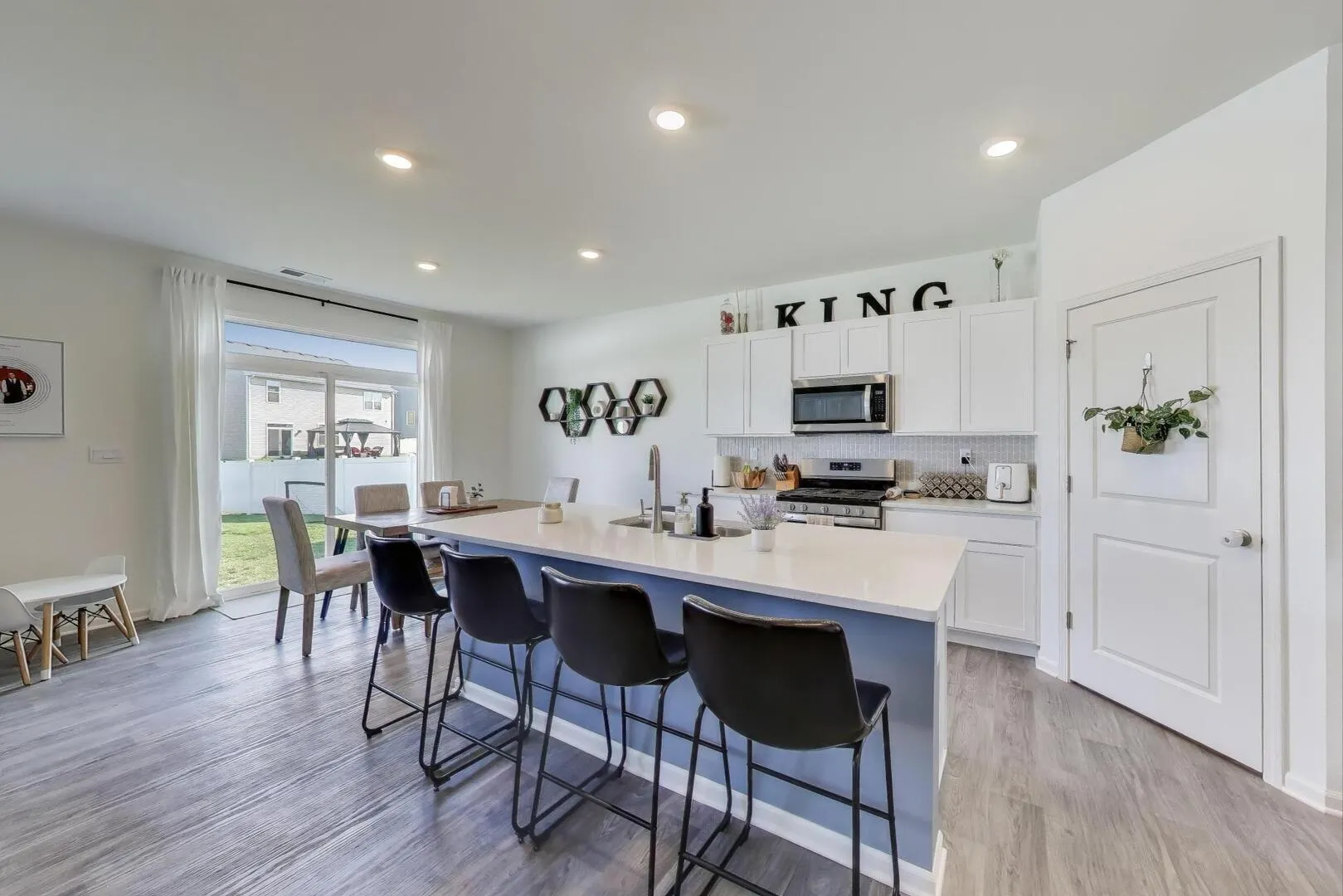 2020 Magnolia Lane IL