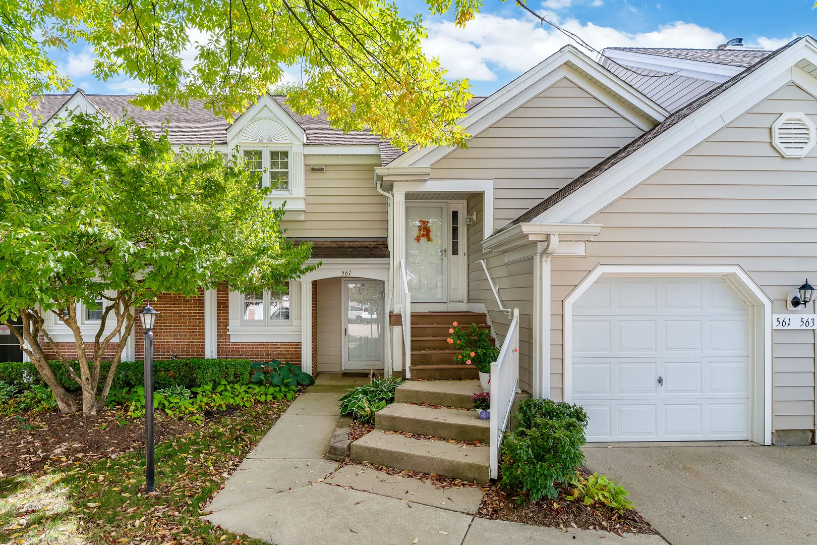 561 PARKVIEW Terrace 561 IL