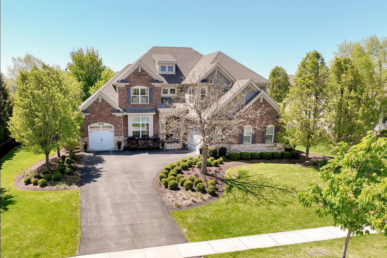4545 Foxgrove Drive IL