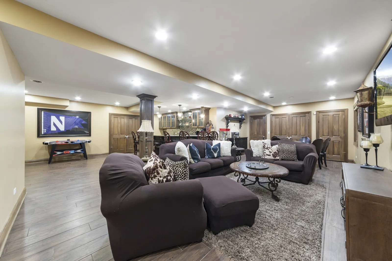 4545 Foxgrove Drive IL