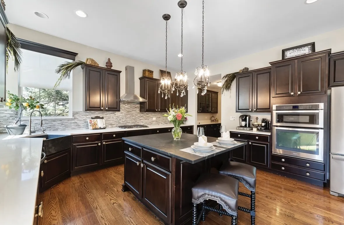 4545 Foxgrove Drive IL