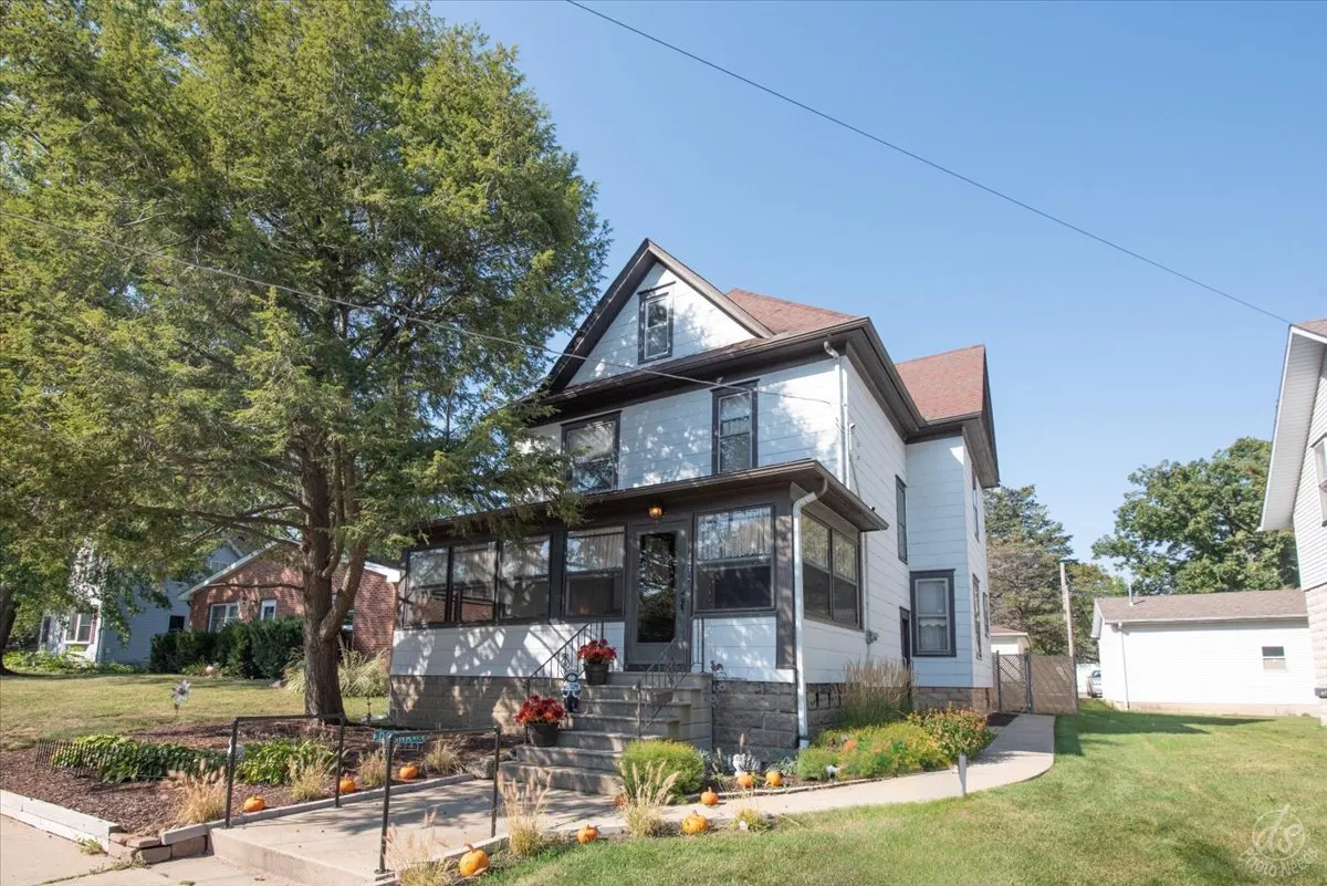 847 S 1st Street IL