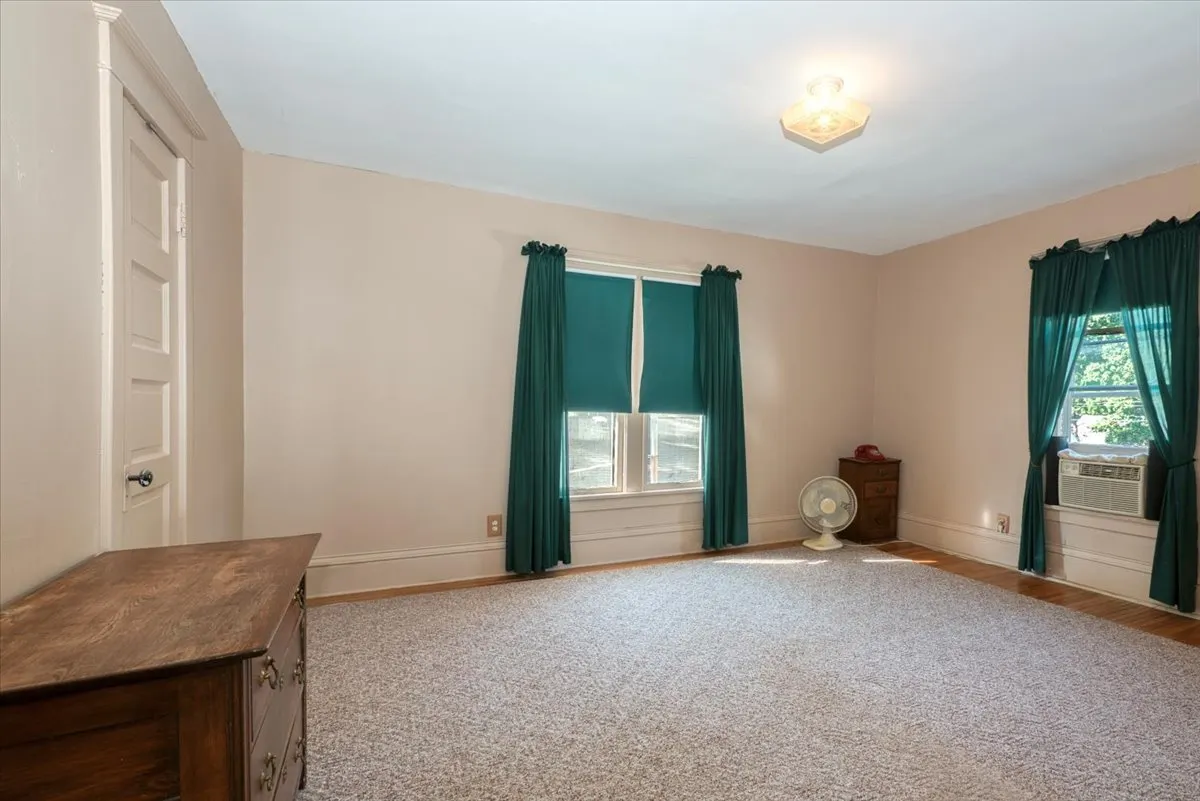 847 S 1st Street IL