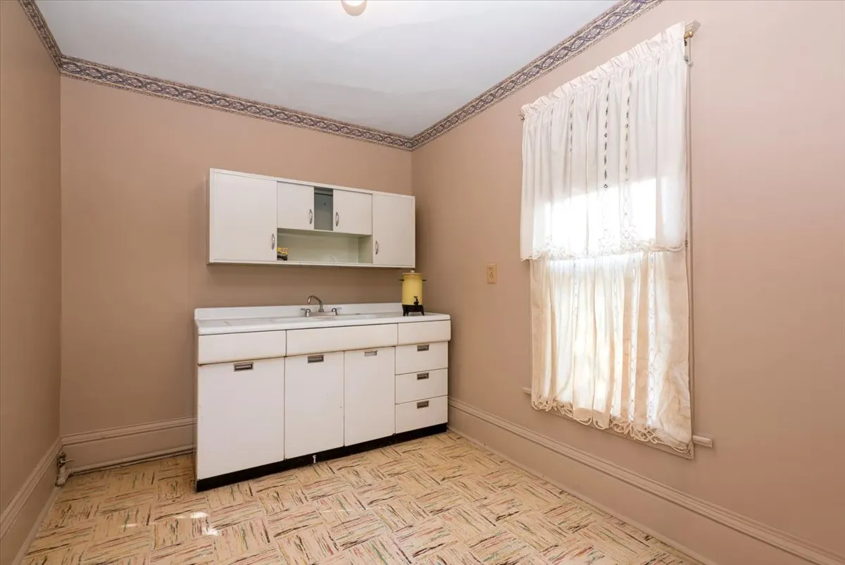 847 S 1st Street IL