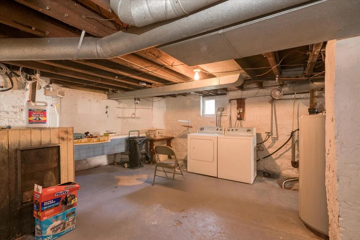 847 S 1st Street IL