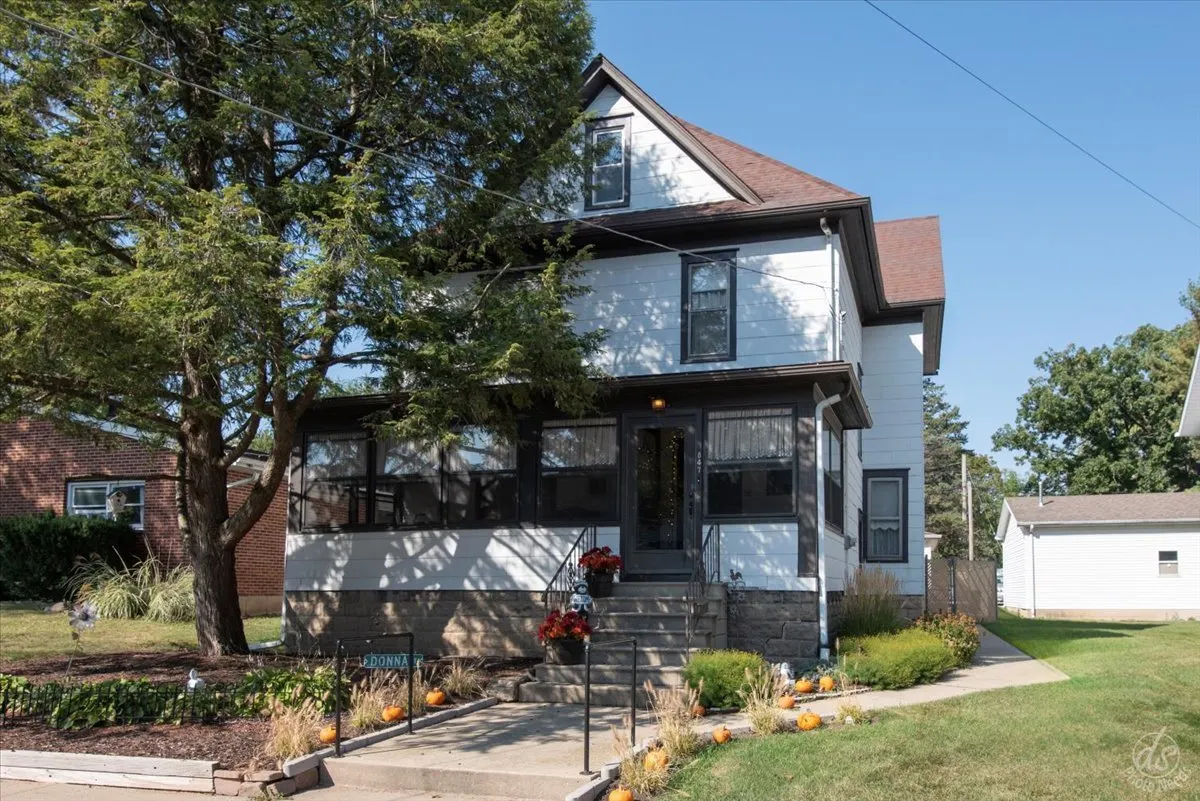 847 S 1st Street IL