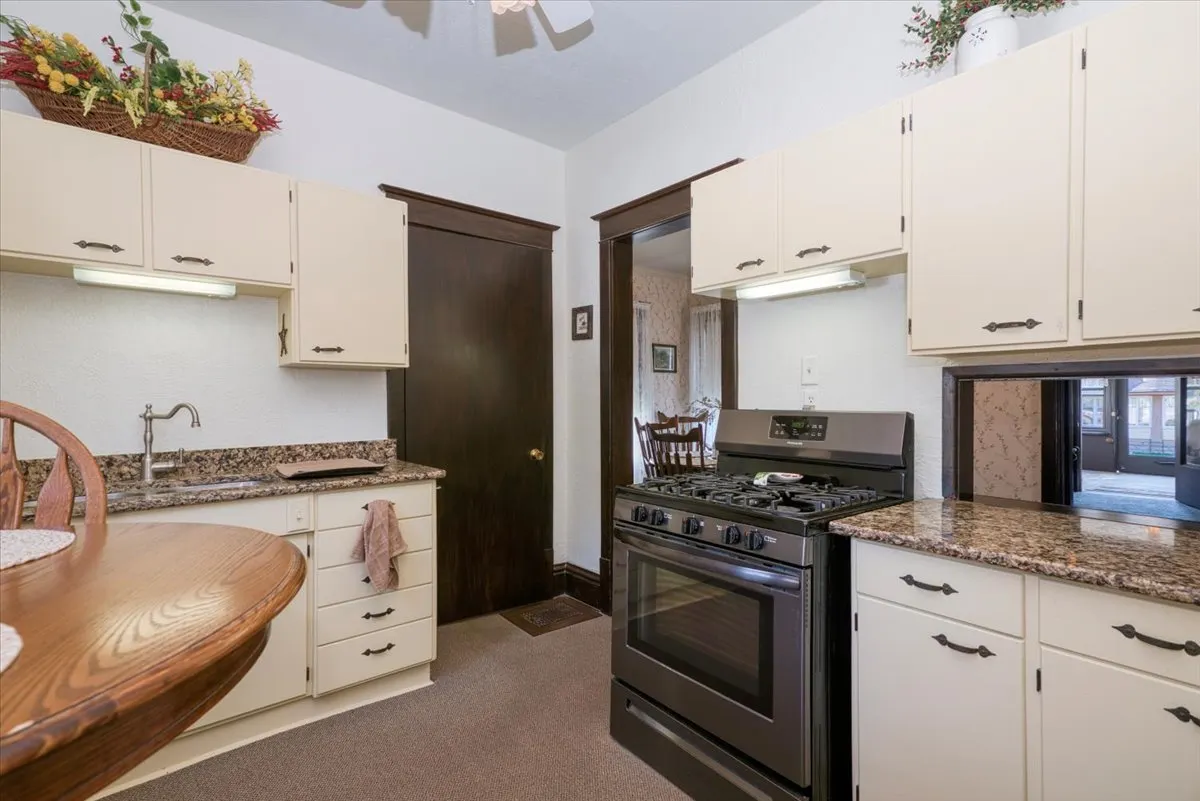 847 S 1st Street IL