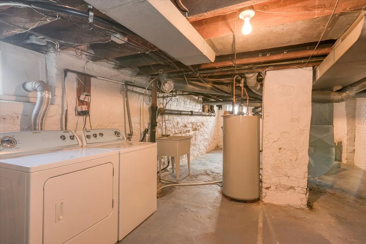 847 S 1st Street IL