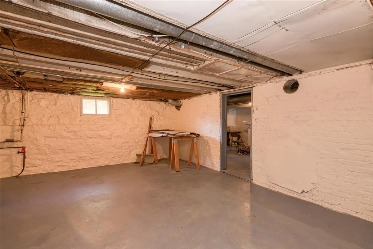 847 S 1st Street IL