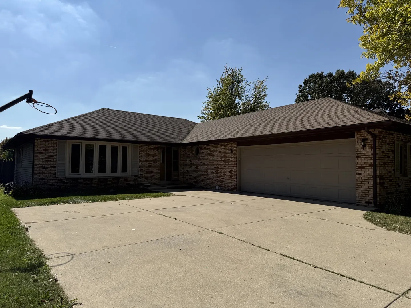 745 Donna Avenue IL