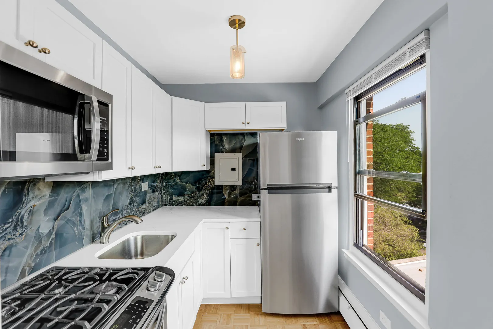4880 N Marine Drive 404 IL