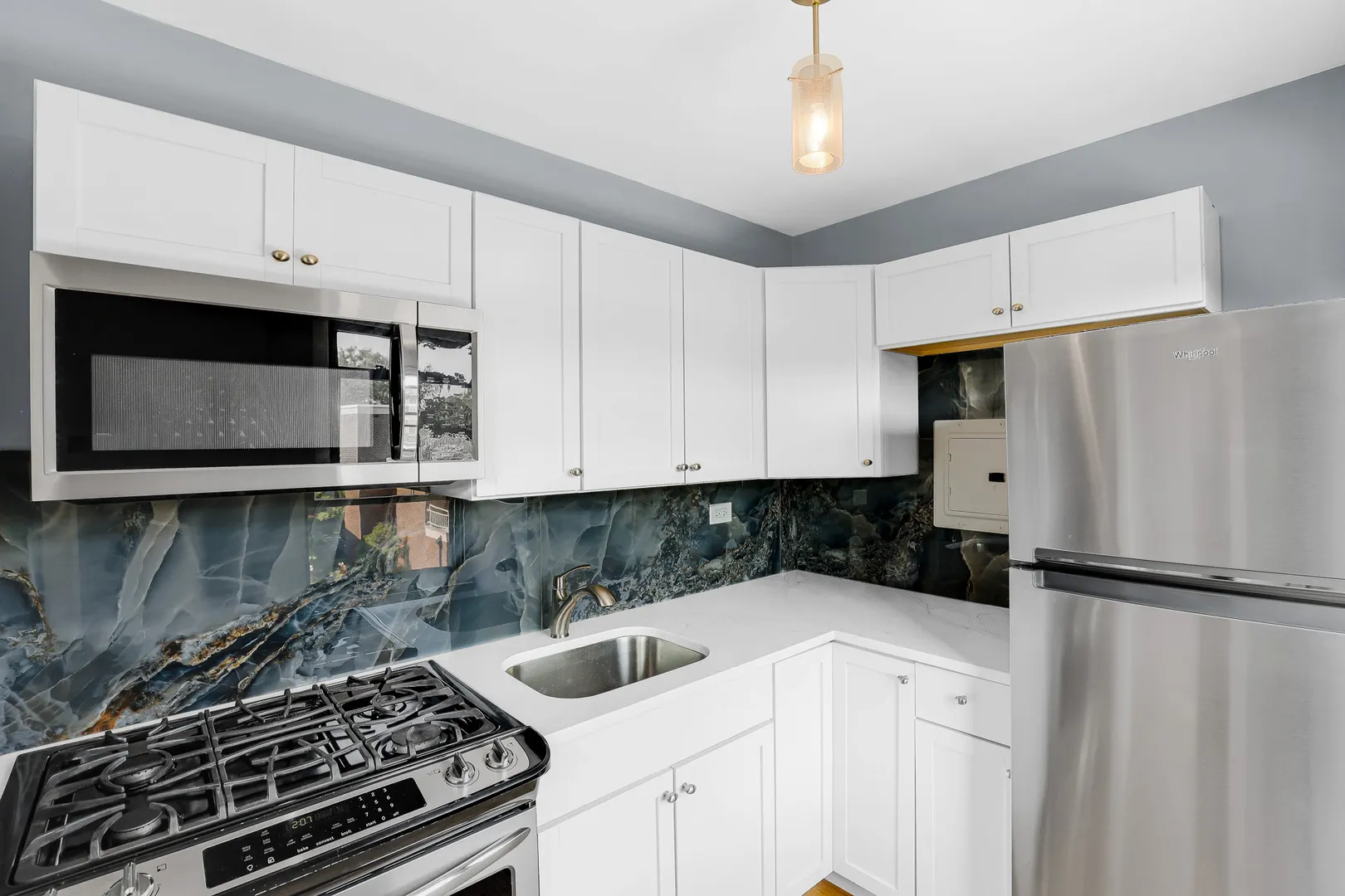 4880 N Marine Drive 404 IL