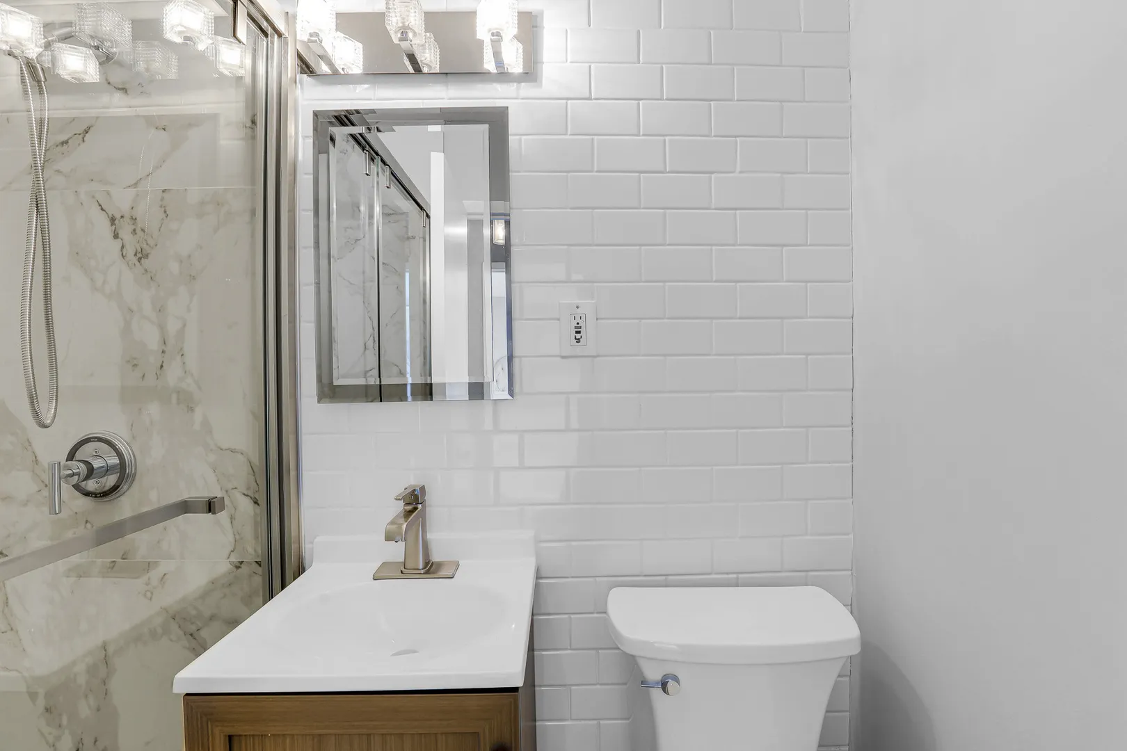 4880 N Marine Drive 404 IL