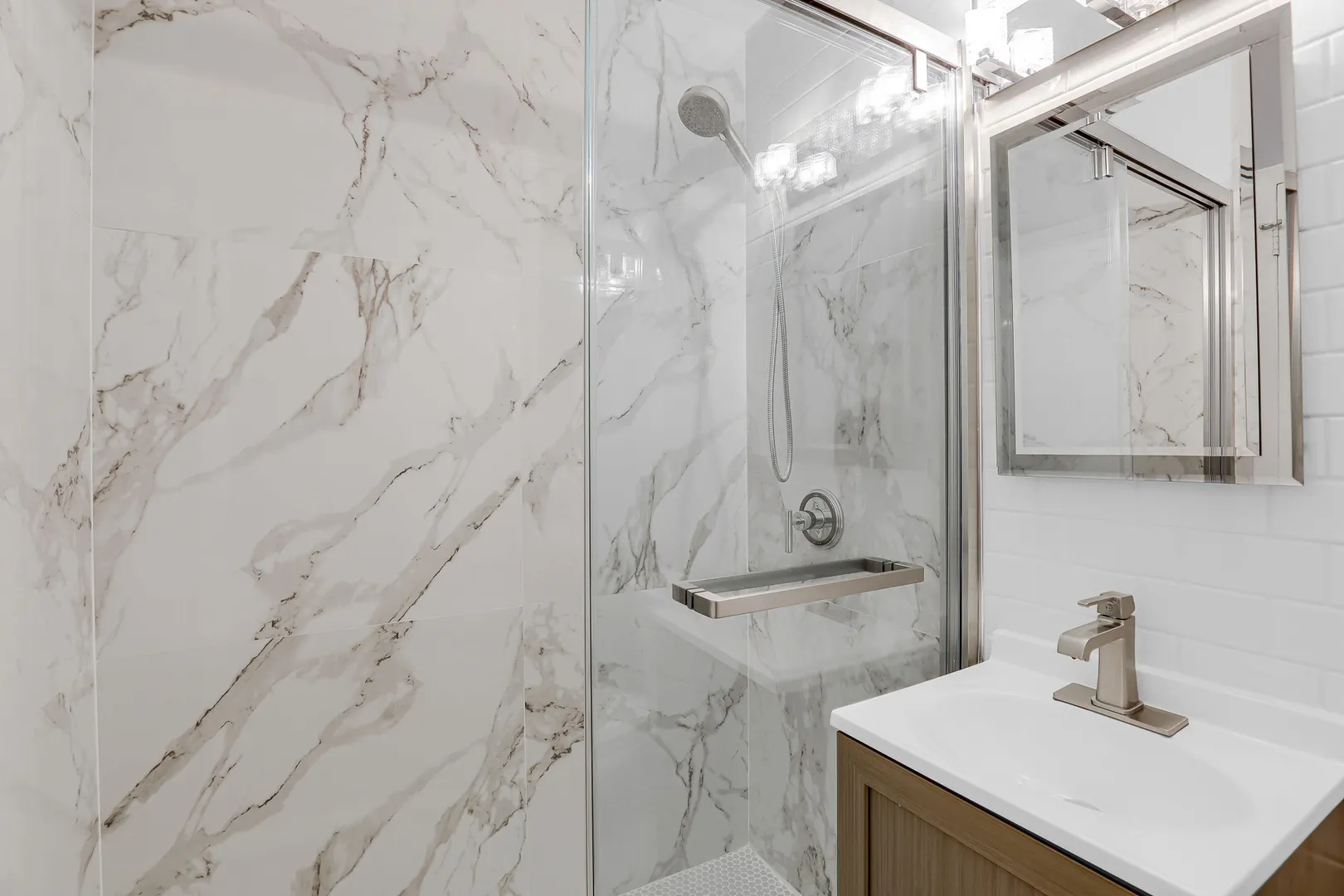 4880 N Marine Drive 404 IL