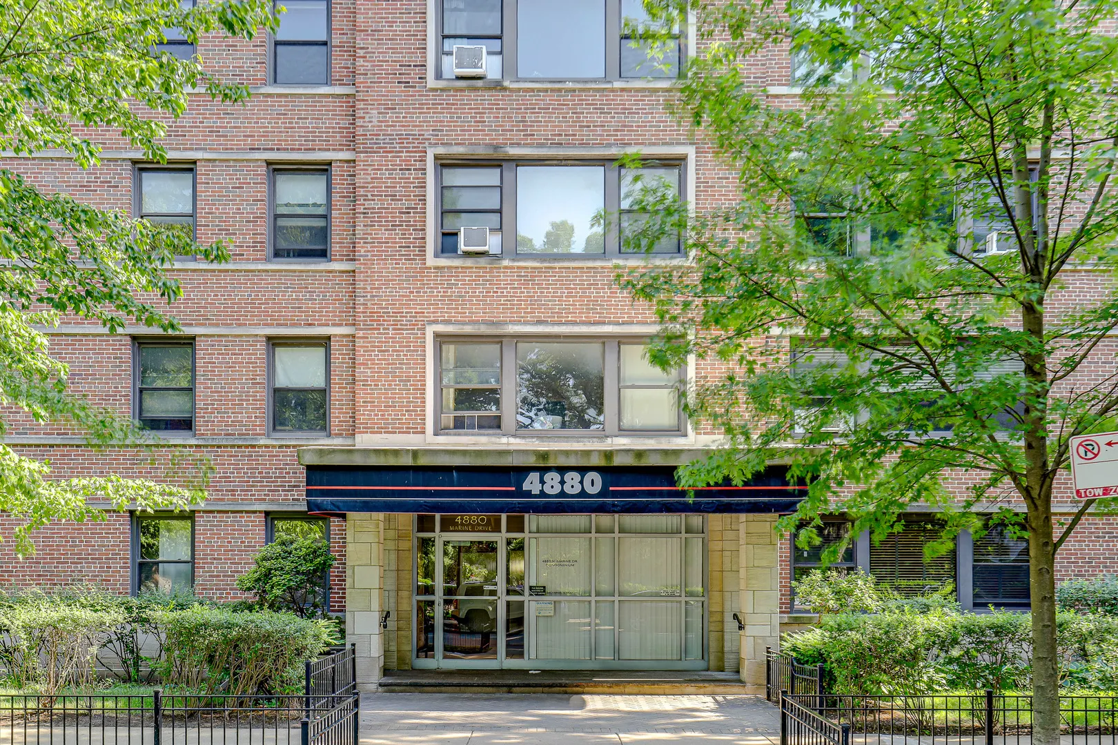 4880 N Marine Drive 404 IL