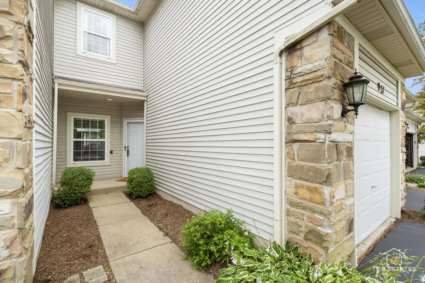 951 Viewpoint Drive 951 IL