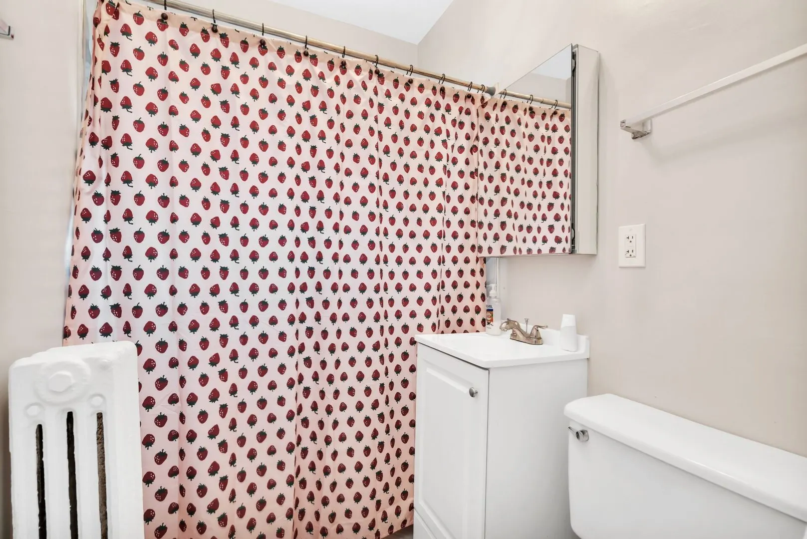 319 W Calendar Avenue 3D IL