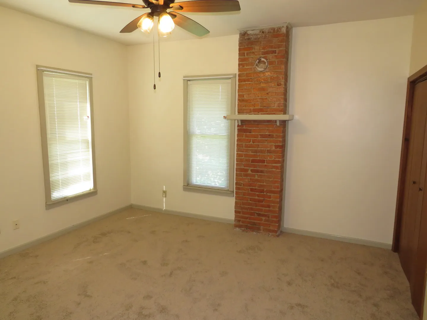 304 E Main Street A IL