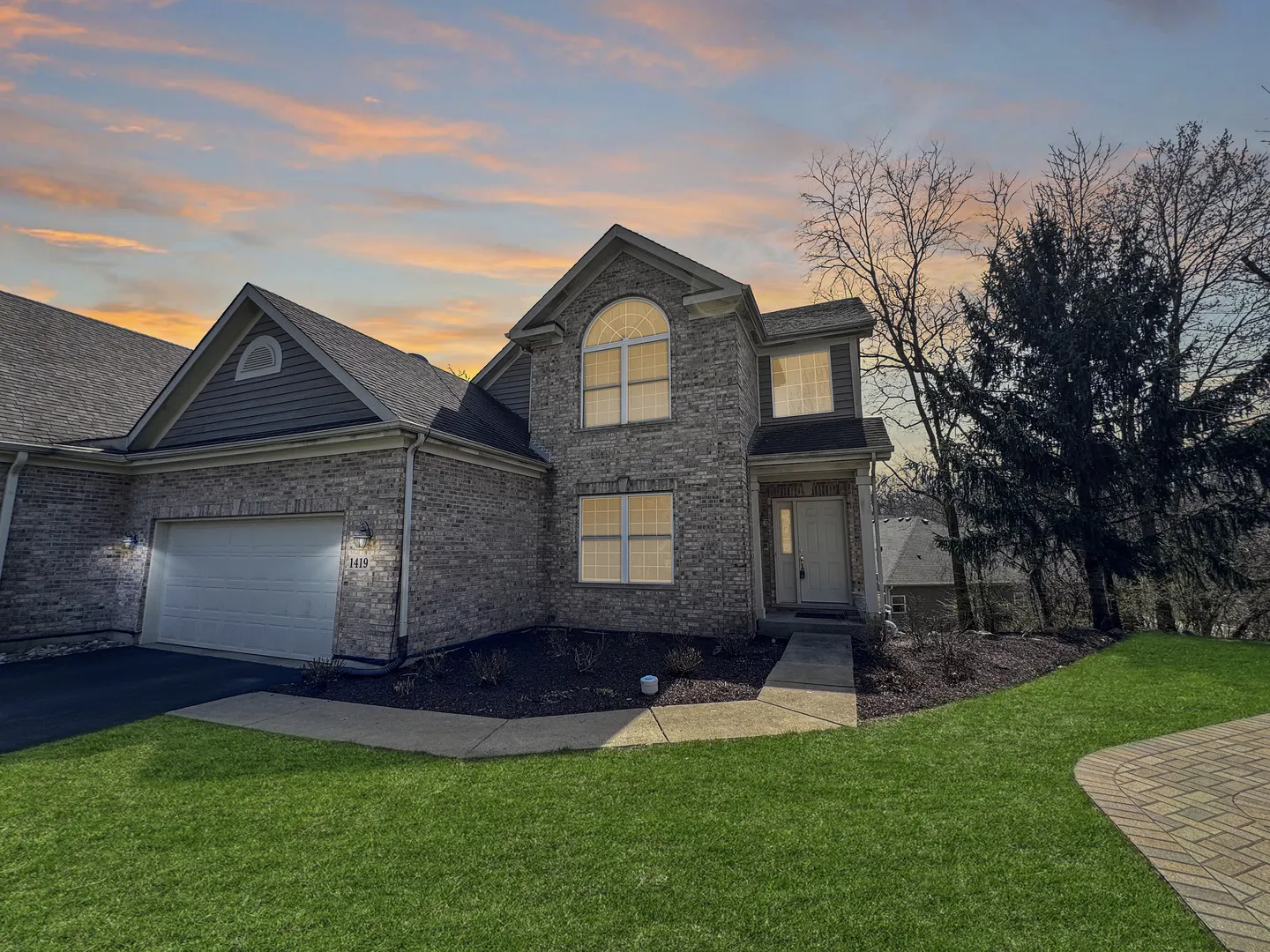 1419 White Oak Lane IL
