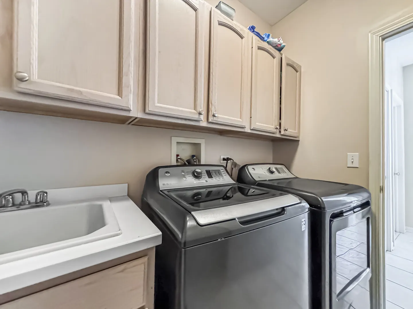 1419 White Oak Lane IL