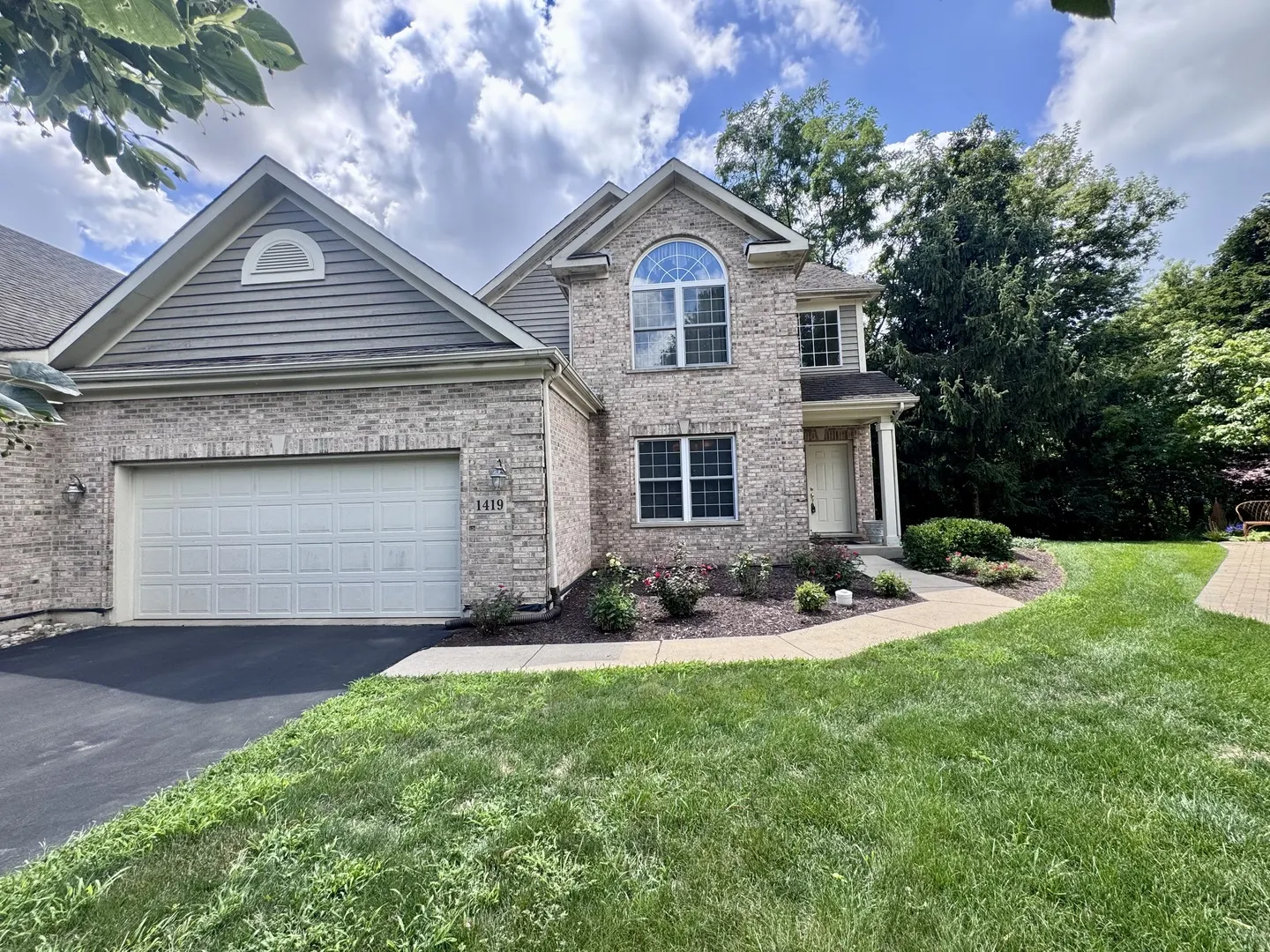 1419 White Oak Lane IL