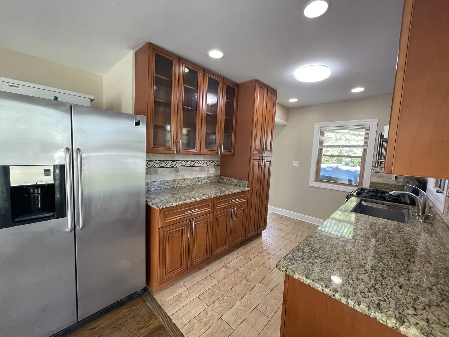 1006 E 15th Street IL
