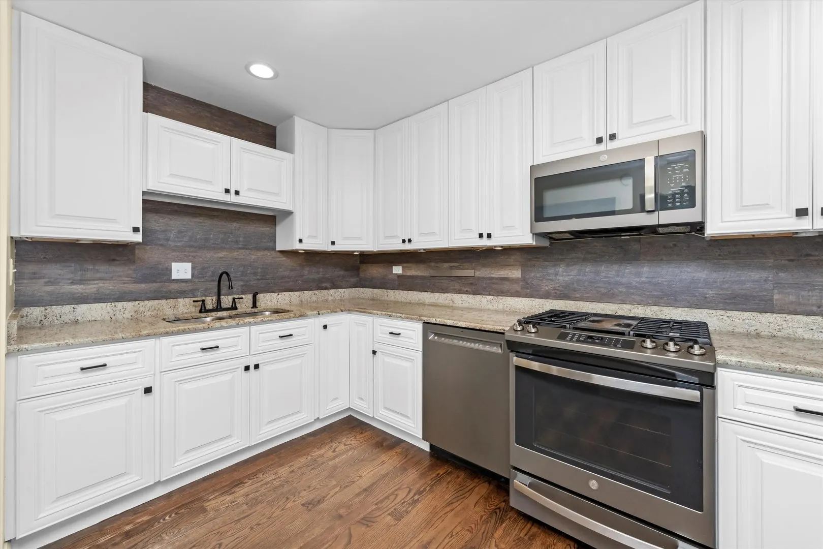 27W120 Williams Street IL