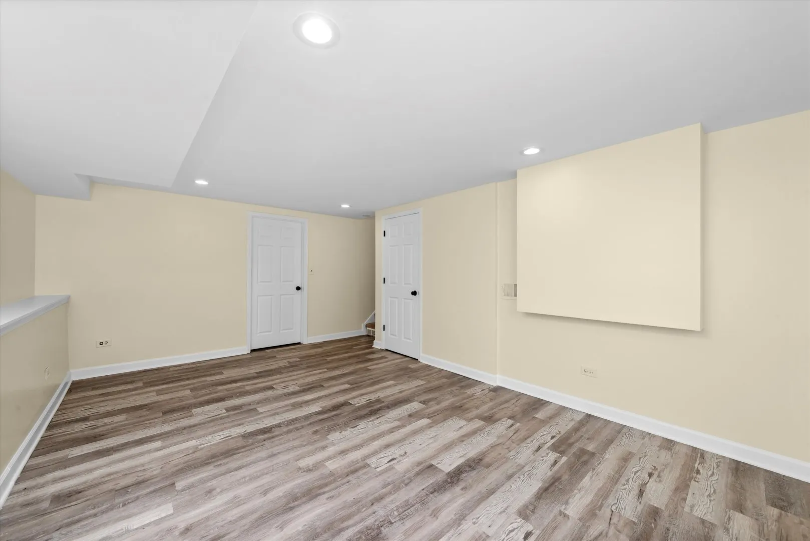 27W120 Williams Street IL