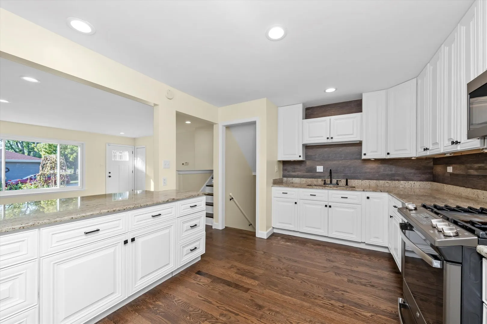 27W120 Williams Street IL