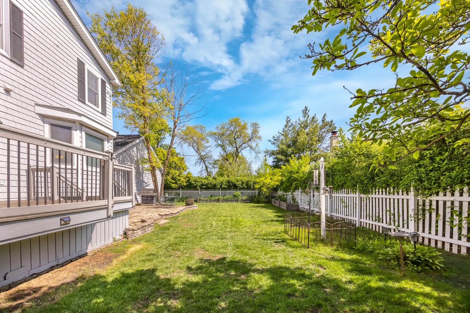 401 Greenwood Road IL