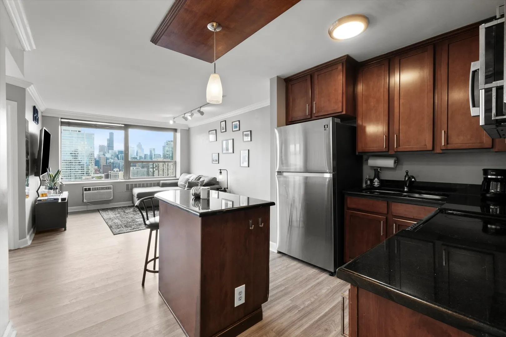 1360 N Sandburg Terrace 2909C IL