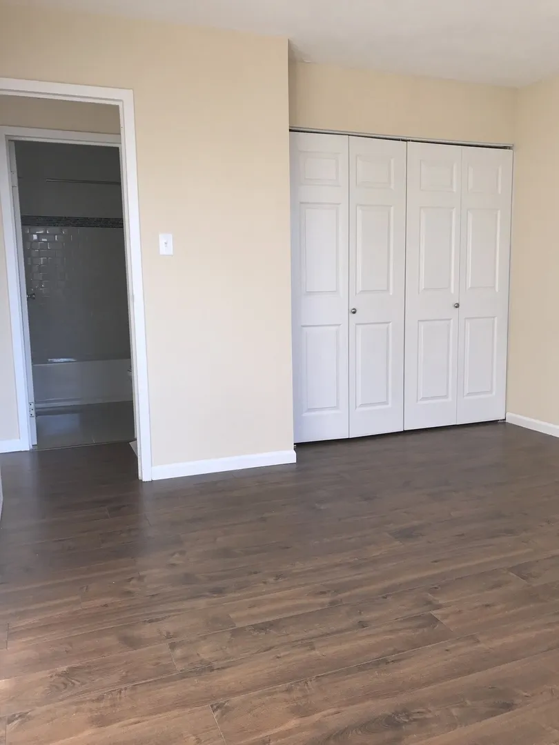 10S453 Echo Lane 1 IL
