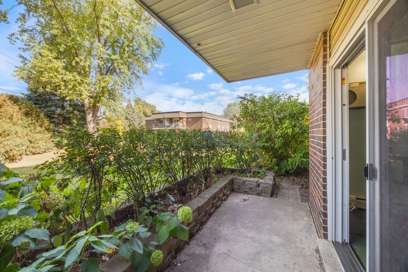 972 Thornton Lane 102 IL