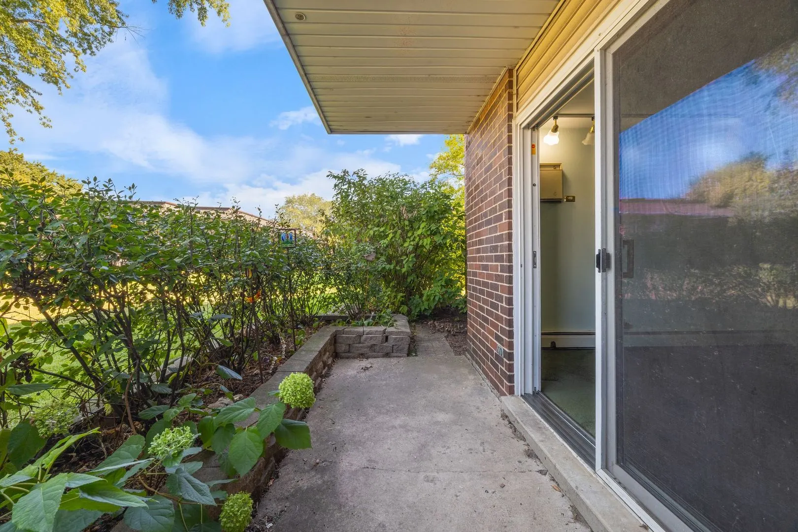 972 Thornton Lane 102 IL