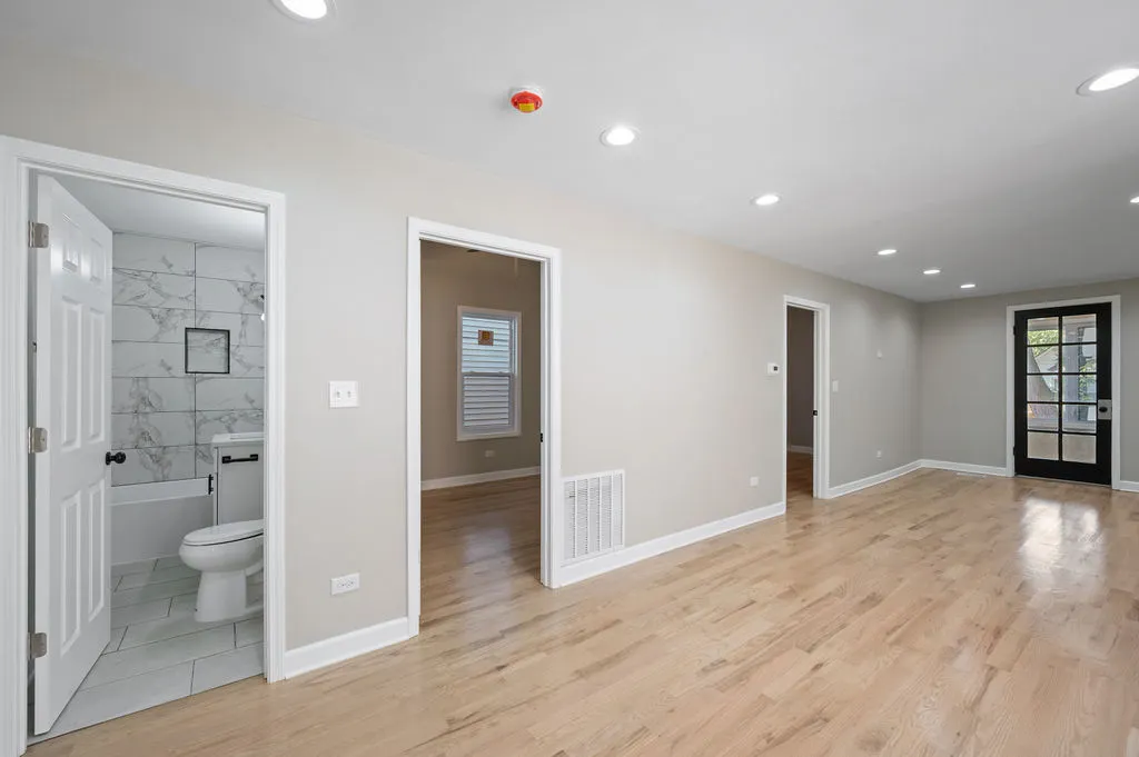 8613 S Colfax Avenue IL