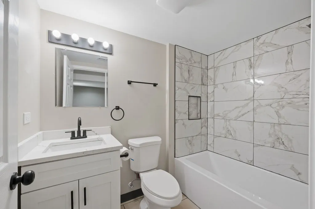 8613 S Colfax Avenue IL