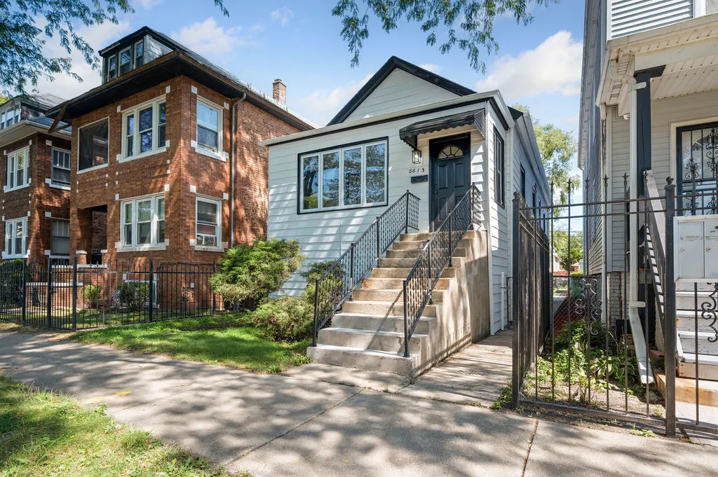 8613 S Colfax Avenue IL