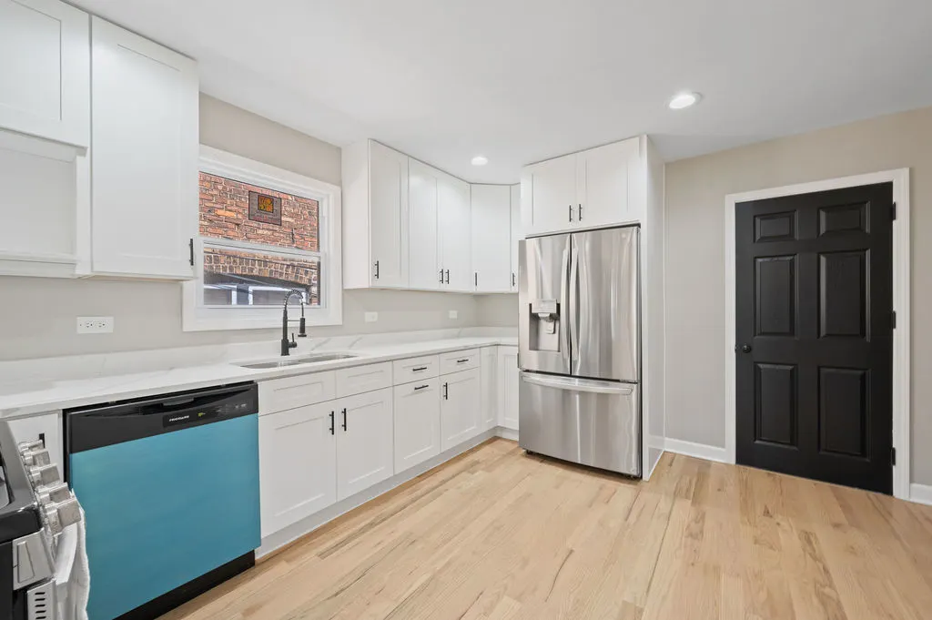 8613 S Colfax Avenue IL