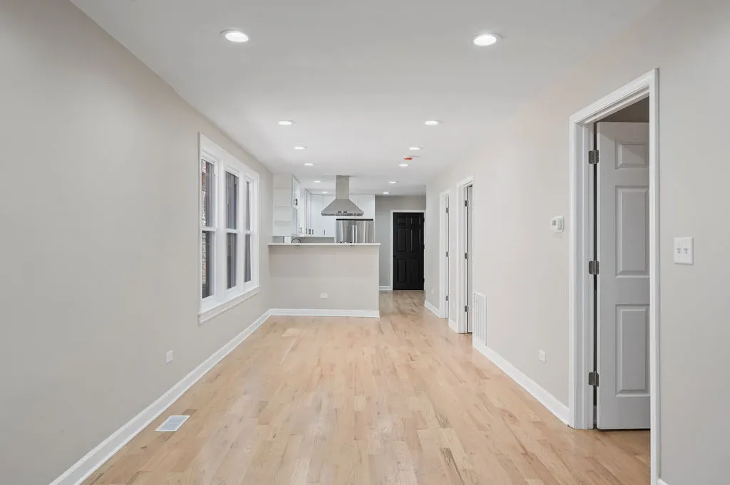8613 S Colfax Avenue IL