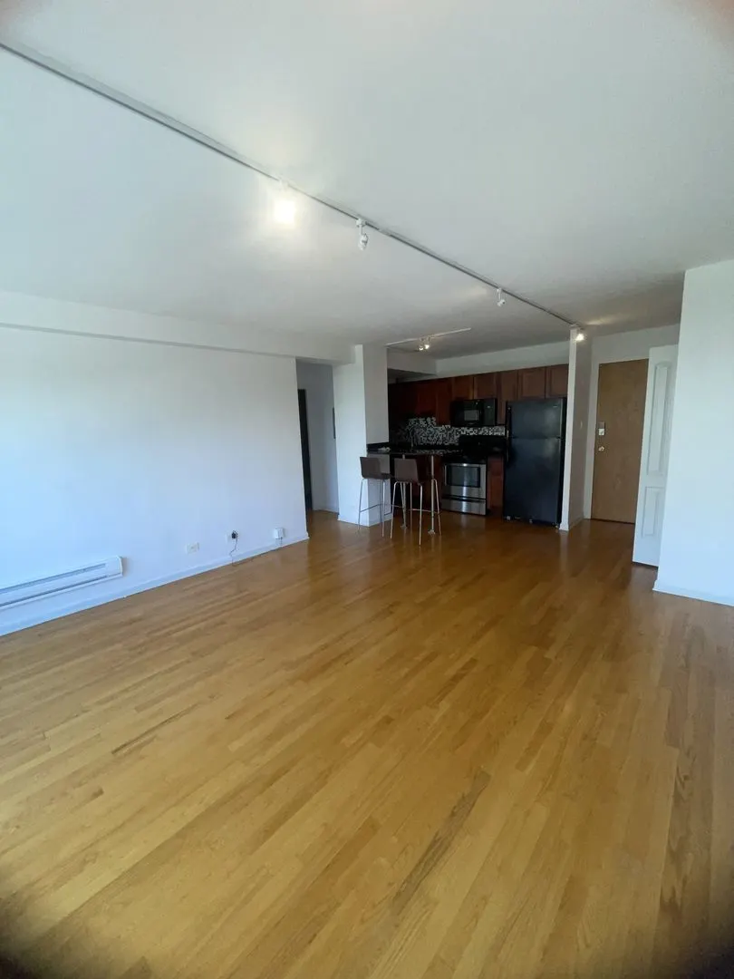 4180 N Marine Drive 811 IL