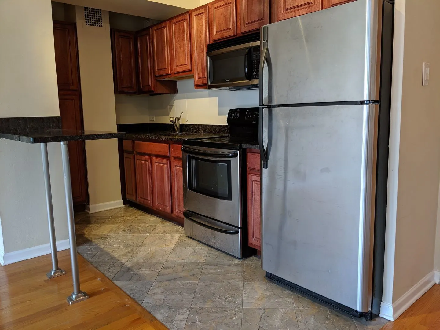 4180 N Marine Drive 811 IL