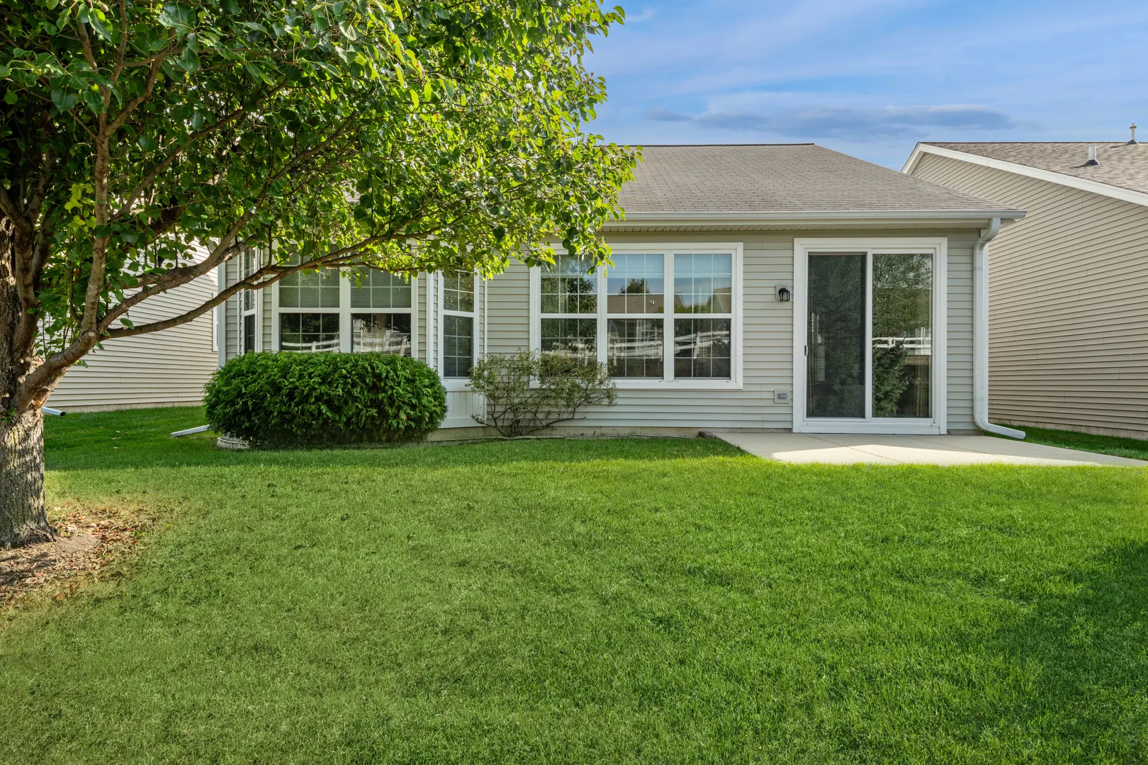 2864 Edgewater Drive IL