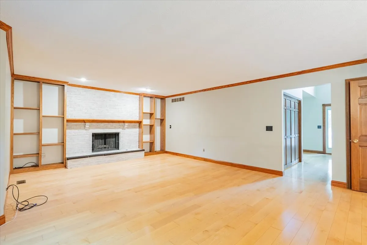 10 Inverness Drive IL