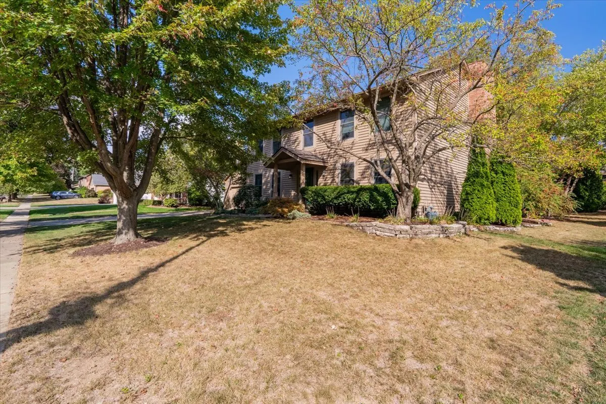 10 Inverness Drive IL