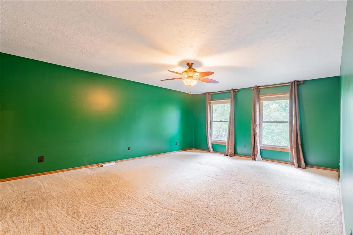 10 Inverness Drive IL