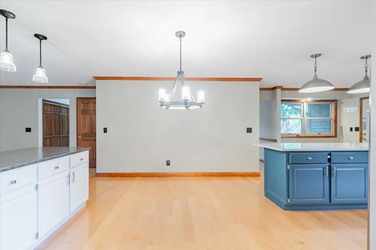 10 Inverness Drive IL