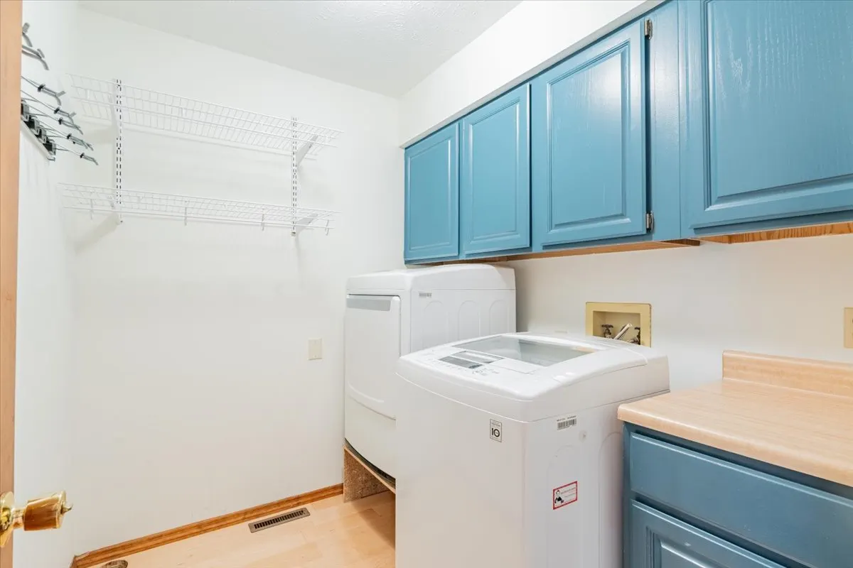10 Inverness Drive IL