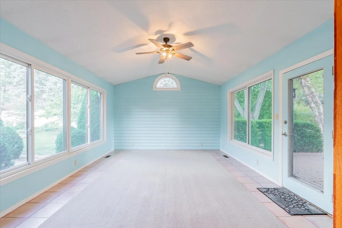 10 Inverness Drive IL